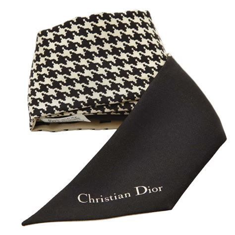 christian dior houndstooth scarf.